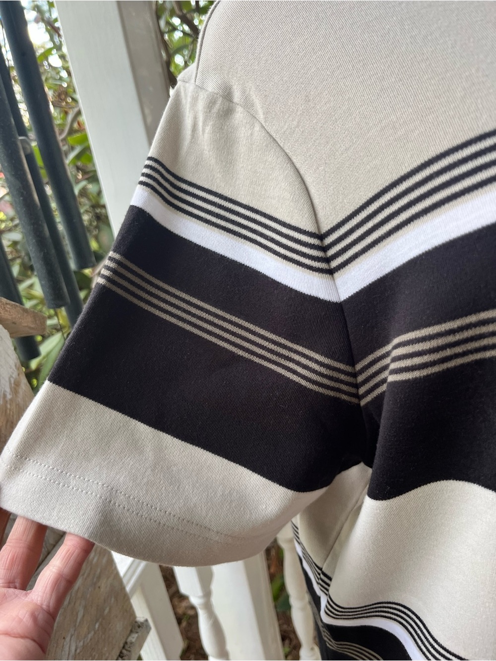 AVENUE Plus Size 22/24 Black Cream Striped Knit Top Keyhole Neck Short Sleeve - Picture 3 of 6